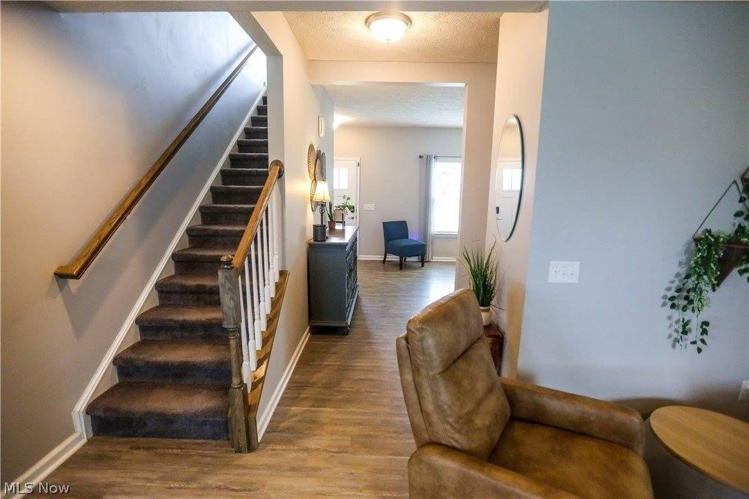 9387 Nash Ln - Photo 7 of 50