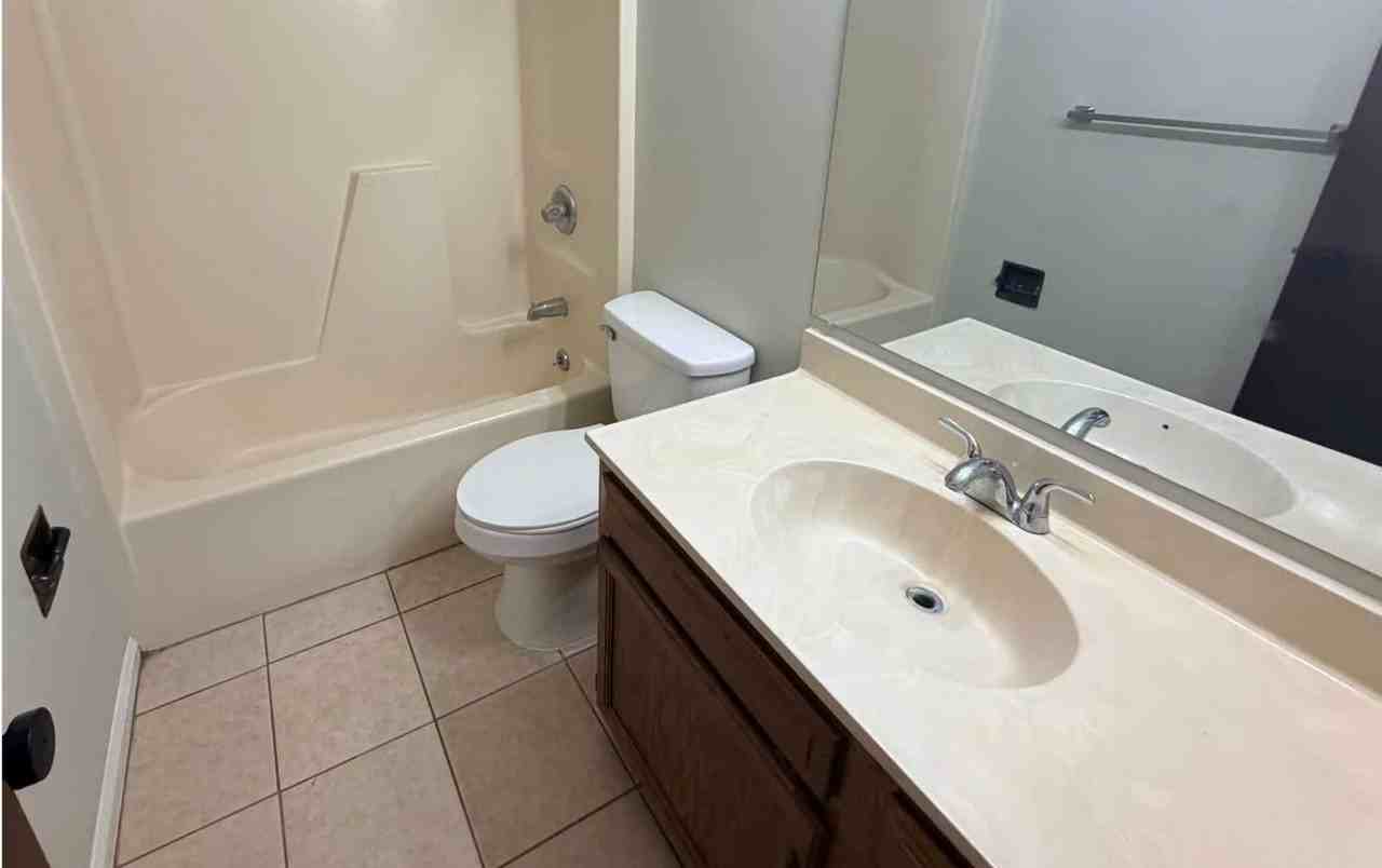 3804 NW HUNTSBORO 103 - Photo 7 of 7