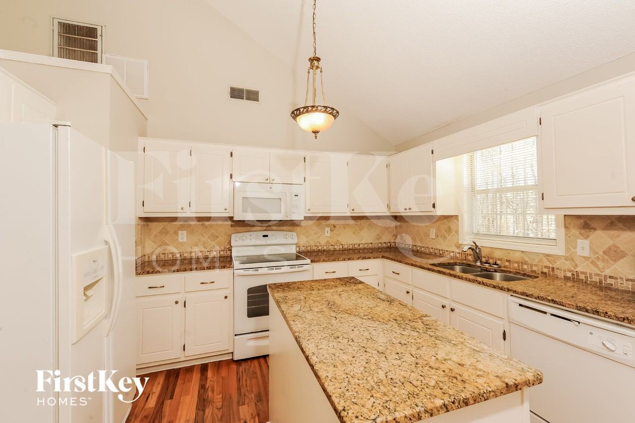 382 Scenic Ln - Photo 6 of 15