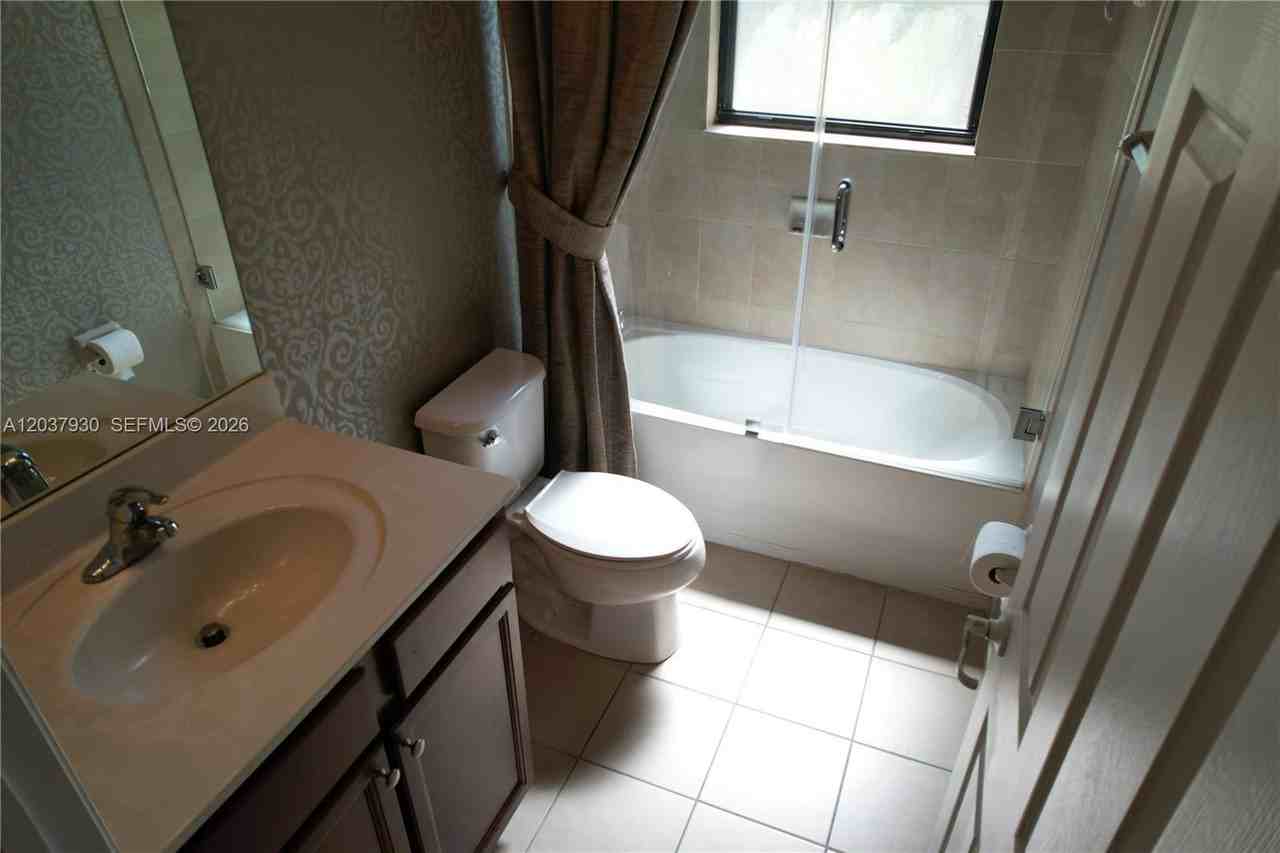 15404 Sw 175th St - Photo 4 of 4