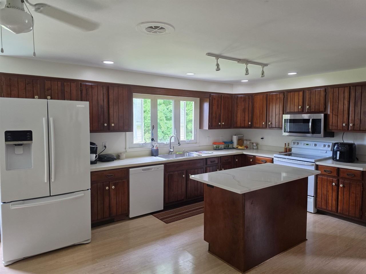 720 Central Ave #DOWN - Photo 5 of 29