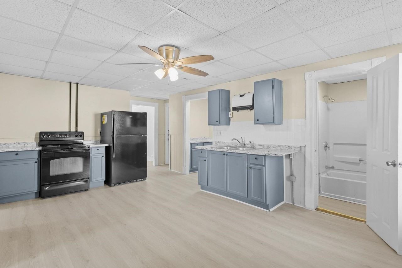 101 Putnam St - Photo 2 of 9