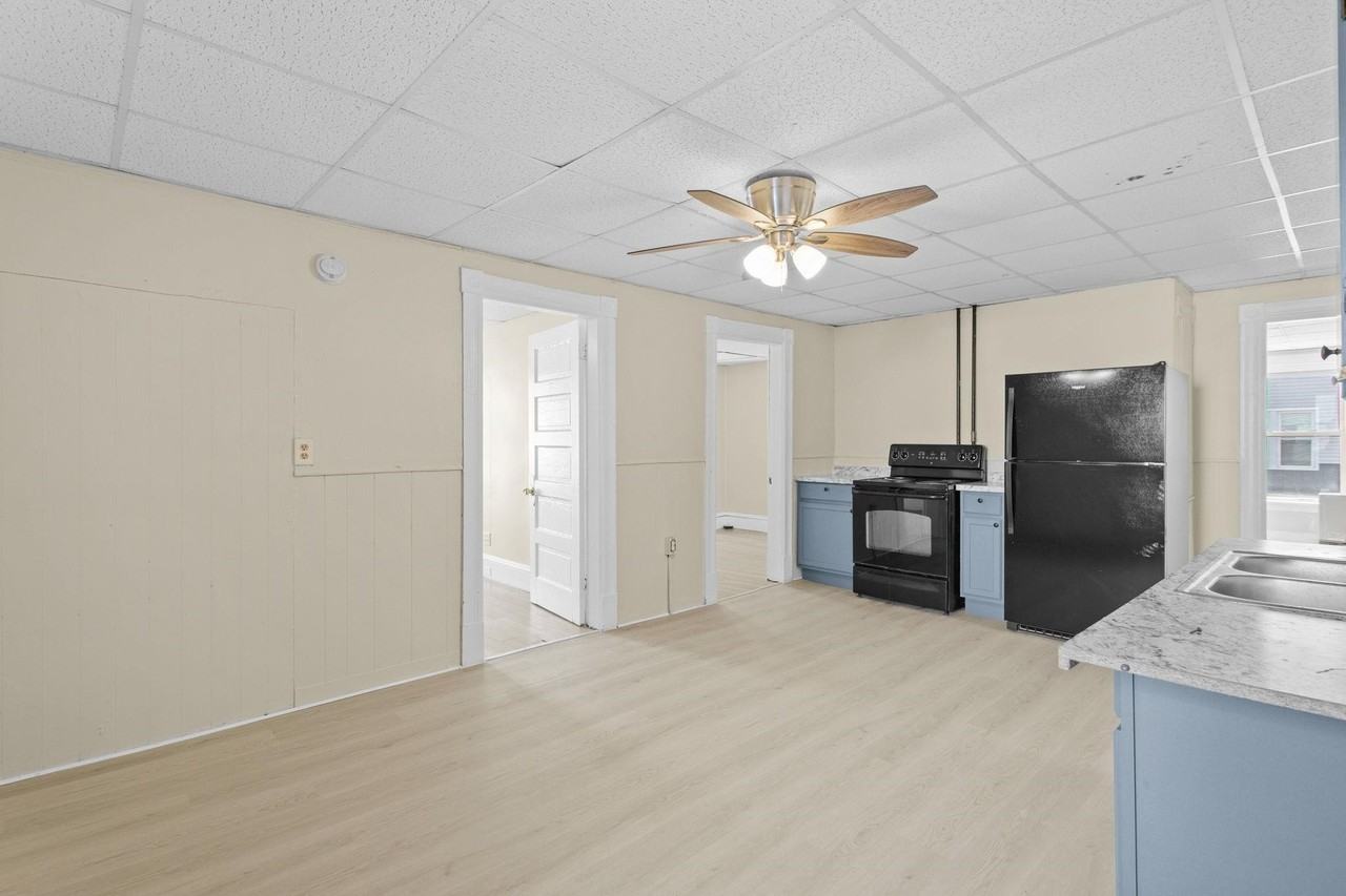 101 Putnam St - Photo 3 of 9