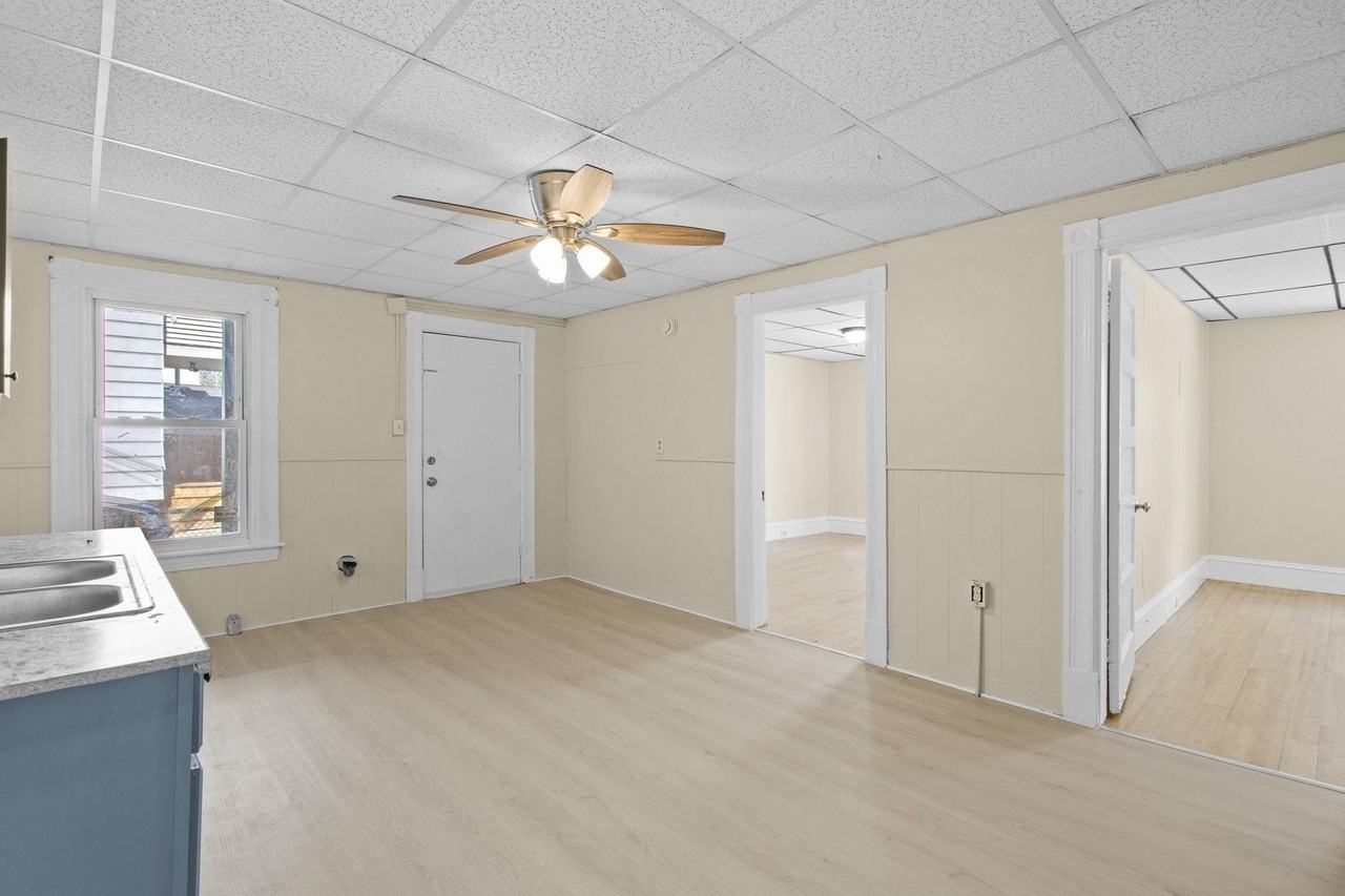 101 Putnam St - Photo 5 of 9