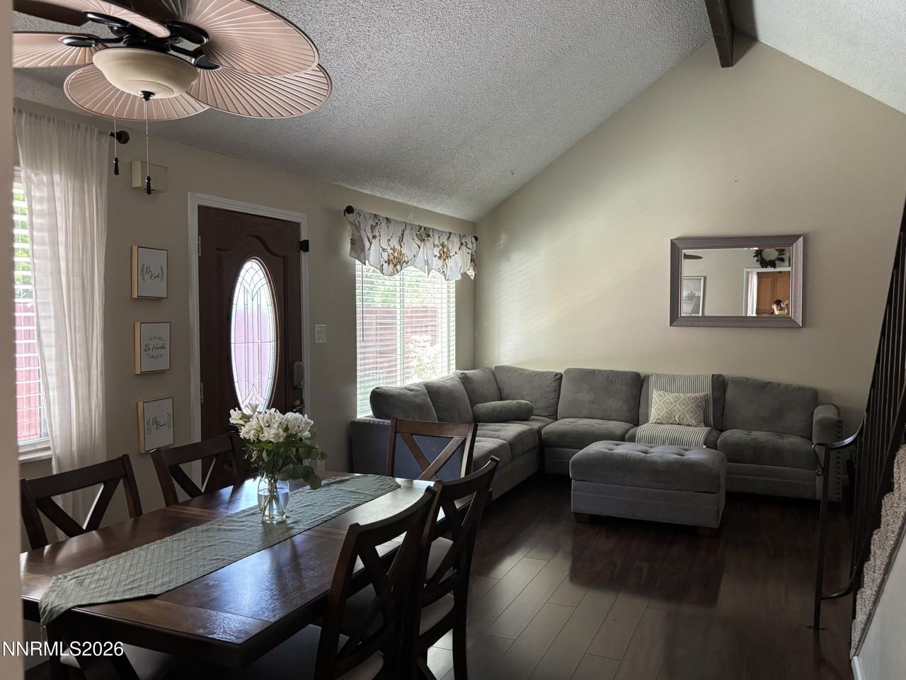 1667 London Cir - Photo 2 of 6