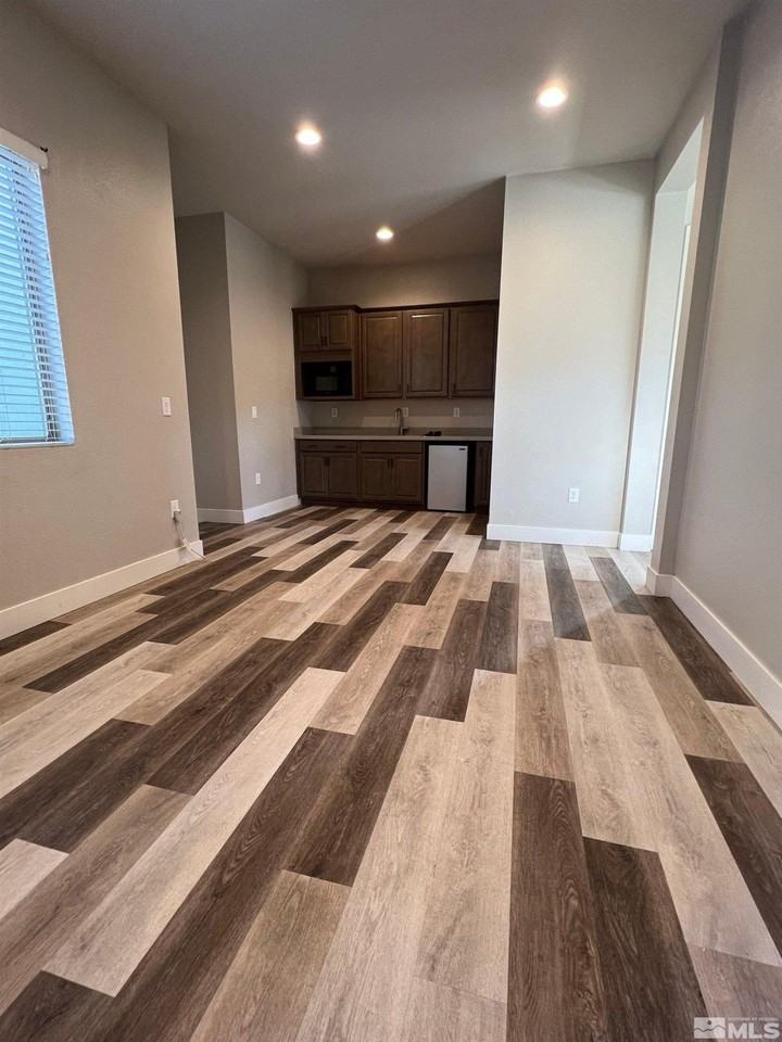 158 Jenny's Lane lot: Apartment - Photo 4 of 8