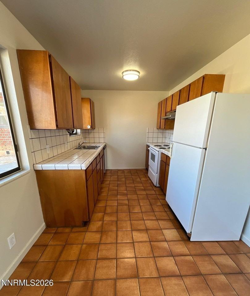 1565 G St - Photo 2 of 2