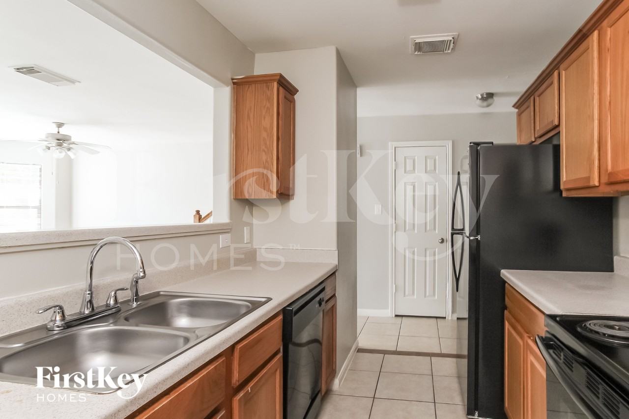 2935 La Estancia Ln - Photo 7 of 19