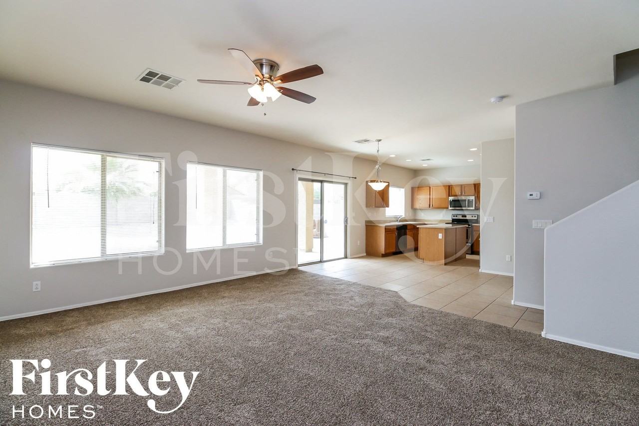 2913 W Gold Dust Ave - Photo 2 of 15