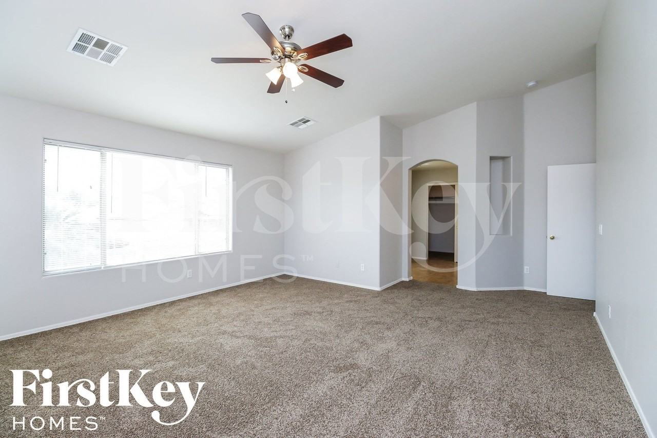 2913 W Gold Dust Ave - Photo 7 of 15
