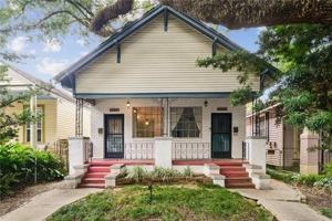 featured image of 7516 Willow St