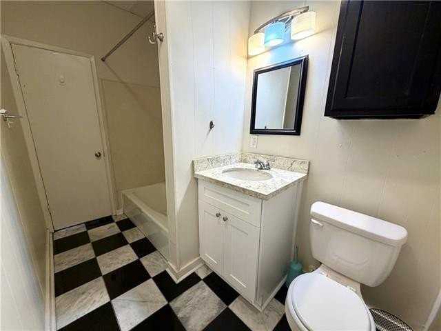 518 Dauphine St - Photo 5 of 10