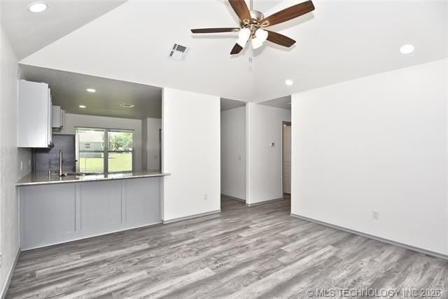 1013 S Water St #B - Photo 5 of 19