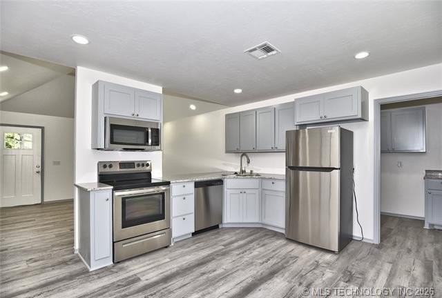 1013 S Water St #B - Photo 7 of 19