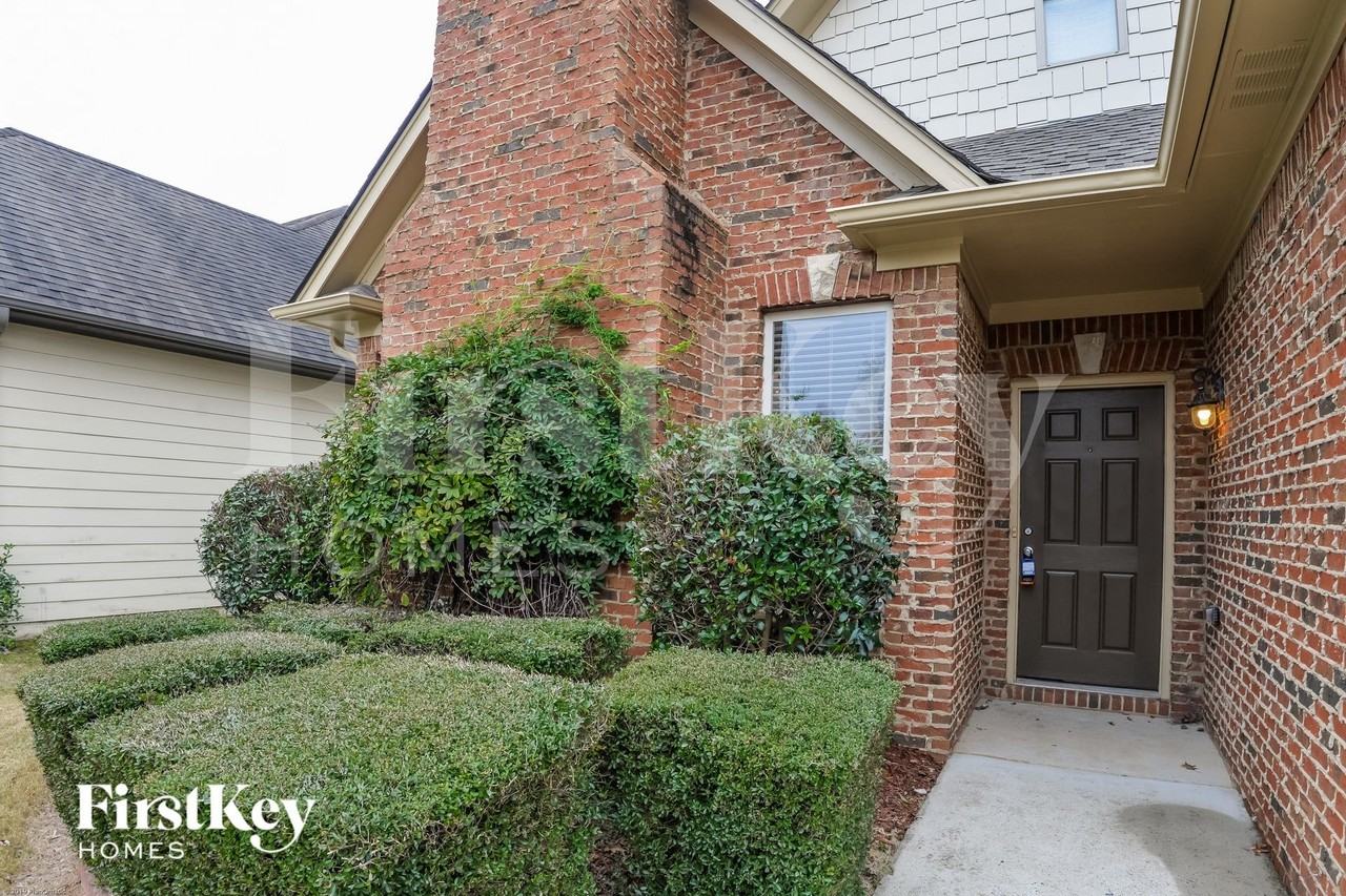 2127 Spaulding Pl - Photo 2 of 15