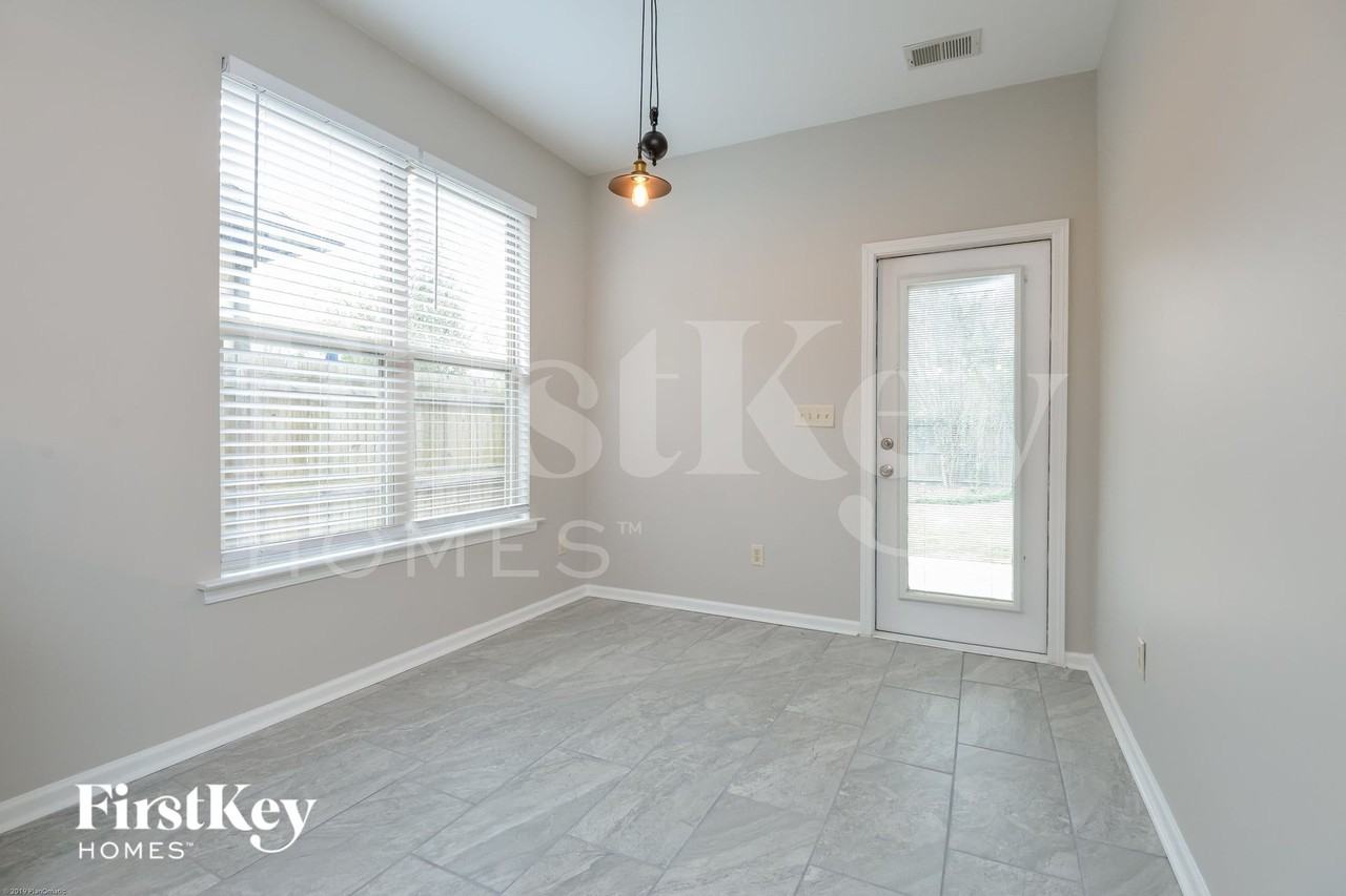 2127 Spaulding Pl - Photo 5 of 15