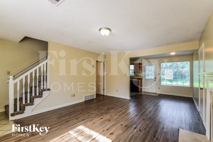 1579 Belle Trees Dr - Photo 4 of 16