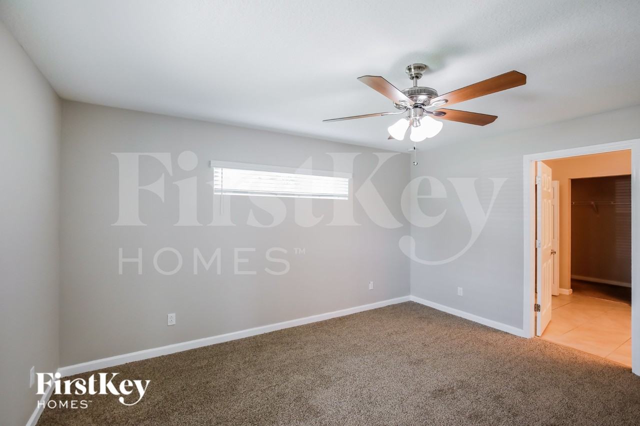 1497 Sw San Sebastian Ave - Photo 6 of 16