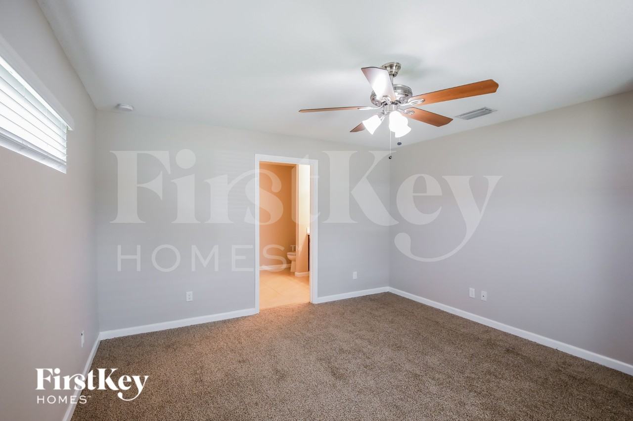 1497 Sw San Sebastian Ave - Photo 7 of 16