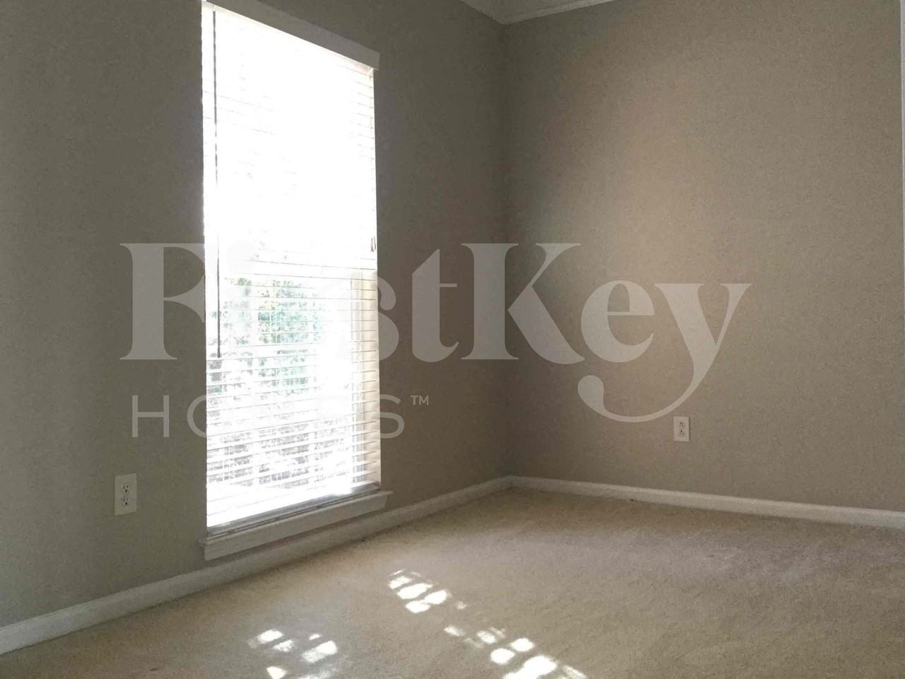126 Center Point Dr - Photo 4 of 25