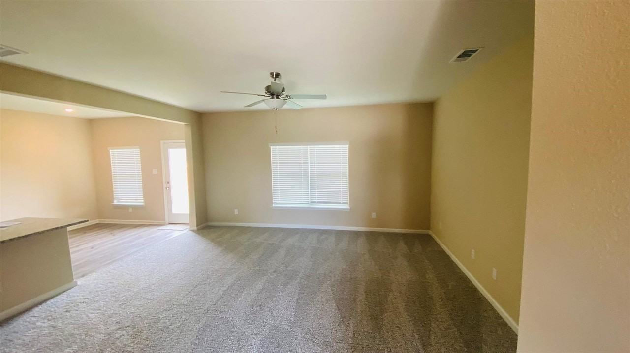 261 Moonstone Way - Photo 2 of 9
