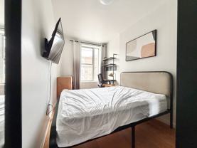 Private Bedroom in 4 Bedroom/2 Bathroom Home - Photo 1 of 1