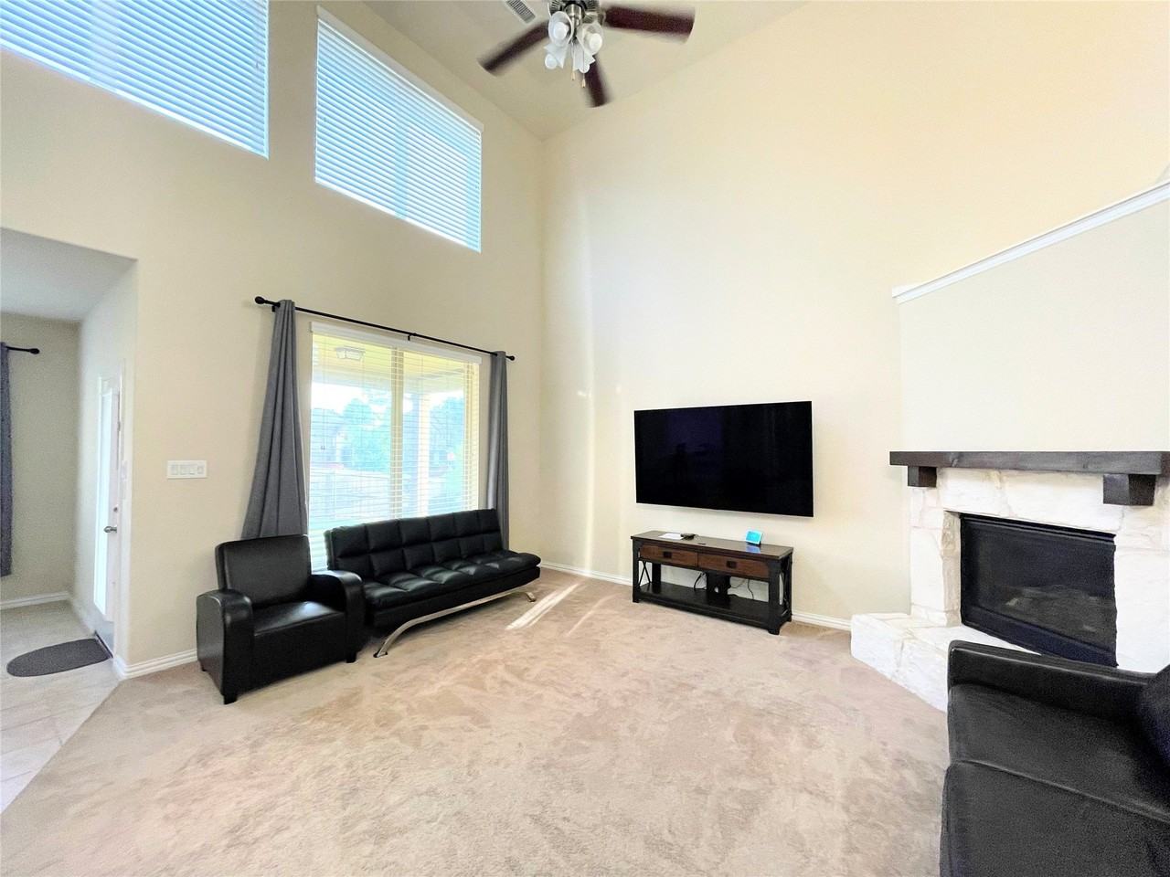 11513 Morrow Ln - Photo 5 of 39
