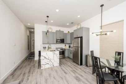 2216 Dyson St - Photo 5 of 13