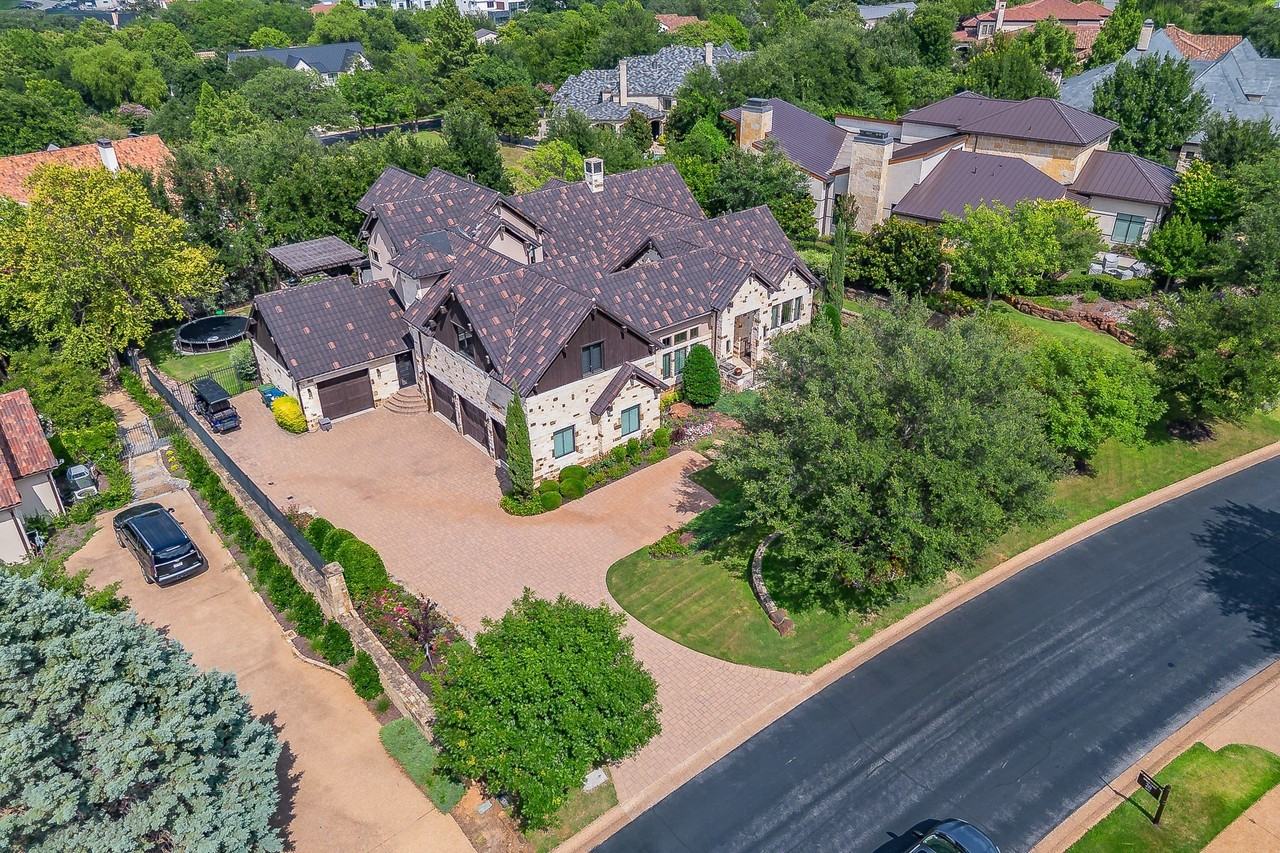 1413 Post Oak Pl - Photo 3 of 40
