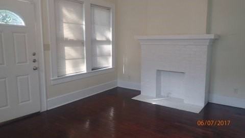 5925 Worth St - Photo 2 of 10