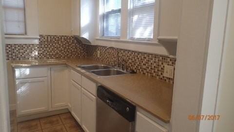 5925 Worth St - Photo 7 of 10