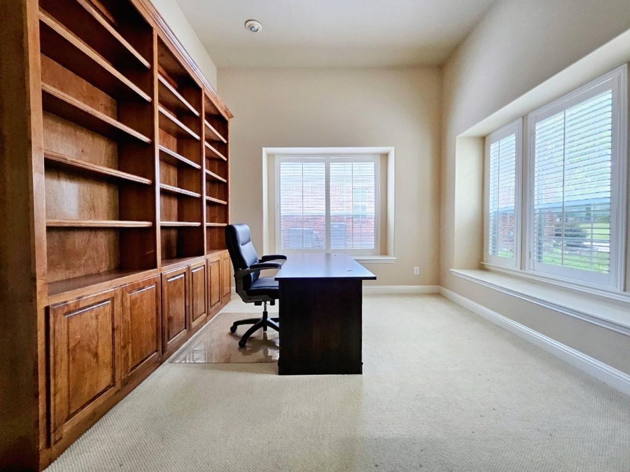 6814 Indian Meadow Ct - Photo 2 of 24