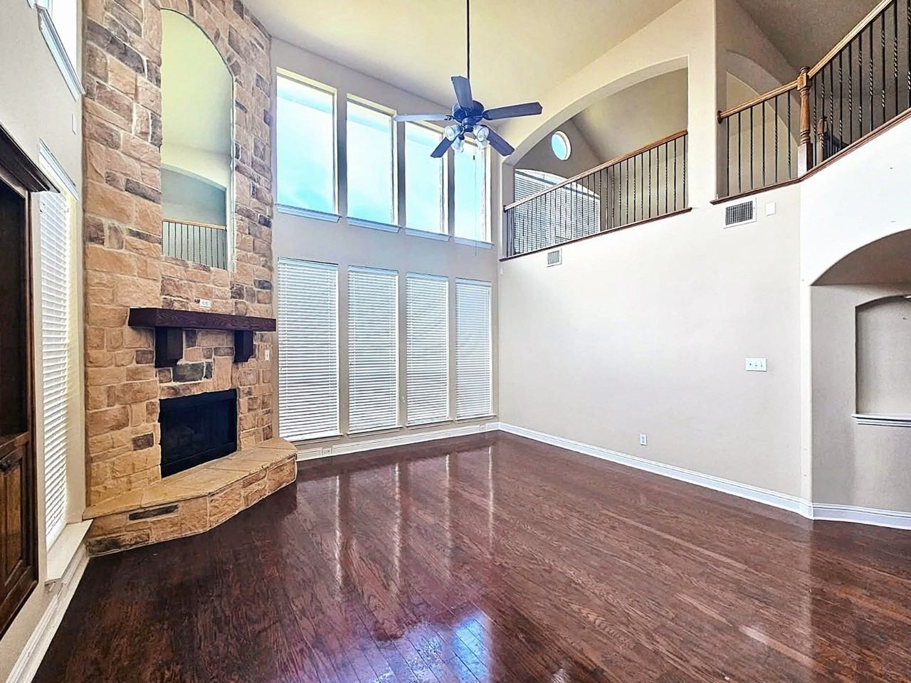 6814 Indian Meadow Ct - Photo 5 of 24