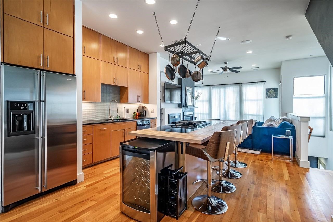4614 Cedar Springs Rd #A - Photo 5 of 21