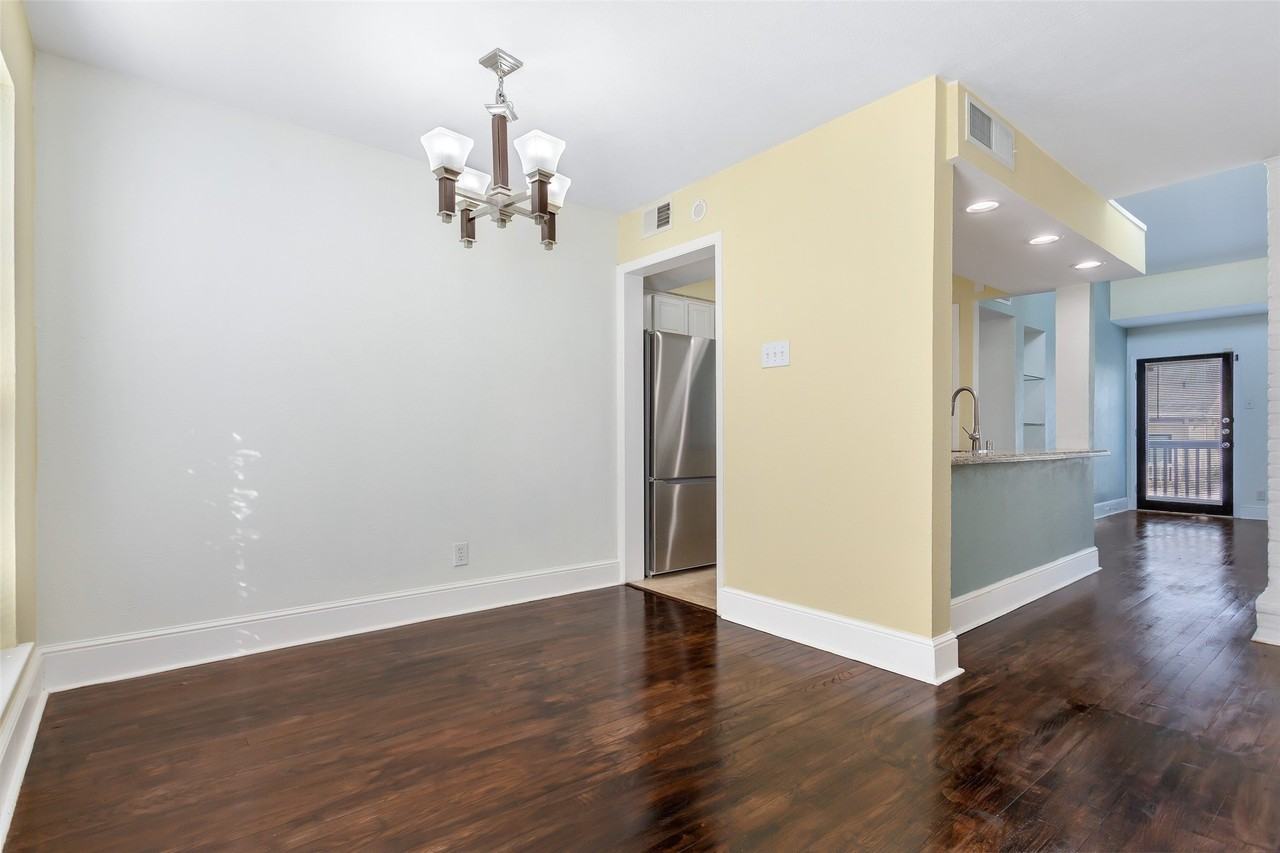 5904 Sandhurst Ln #246 - Photo 7 of 27