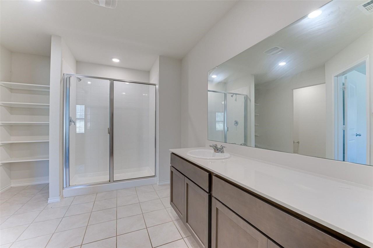 517 Milo Way - Photo 7 of 34