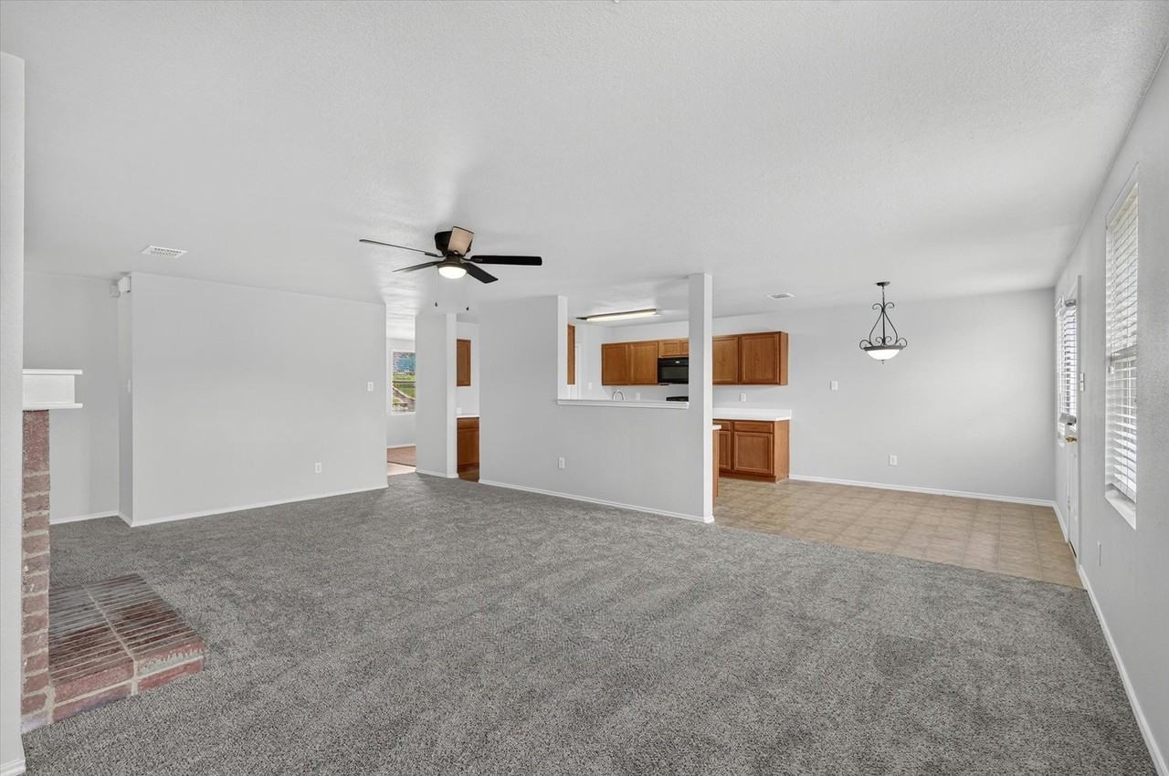 2805 Cameron Way - Photo 6 of 21