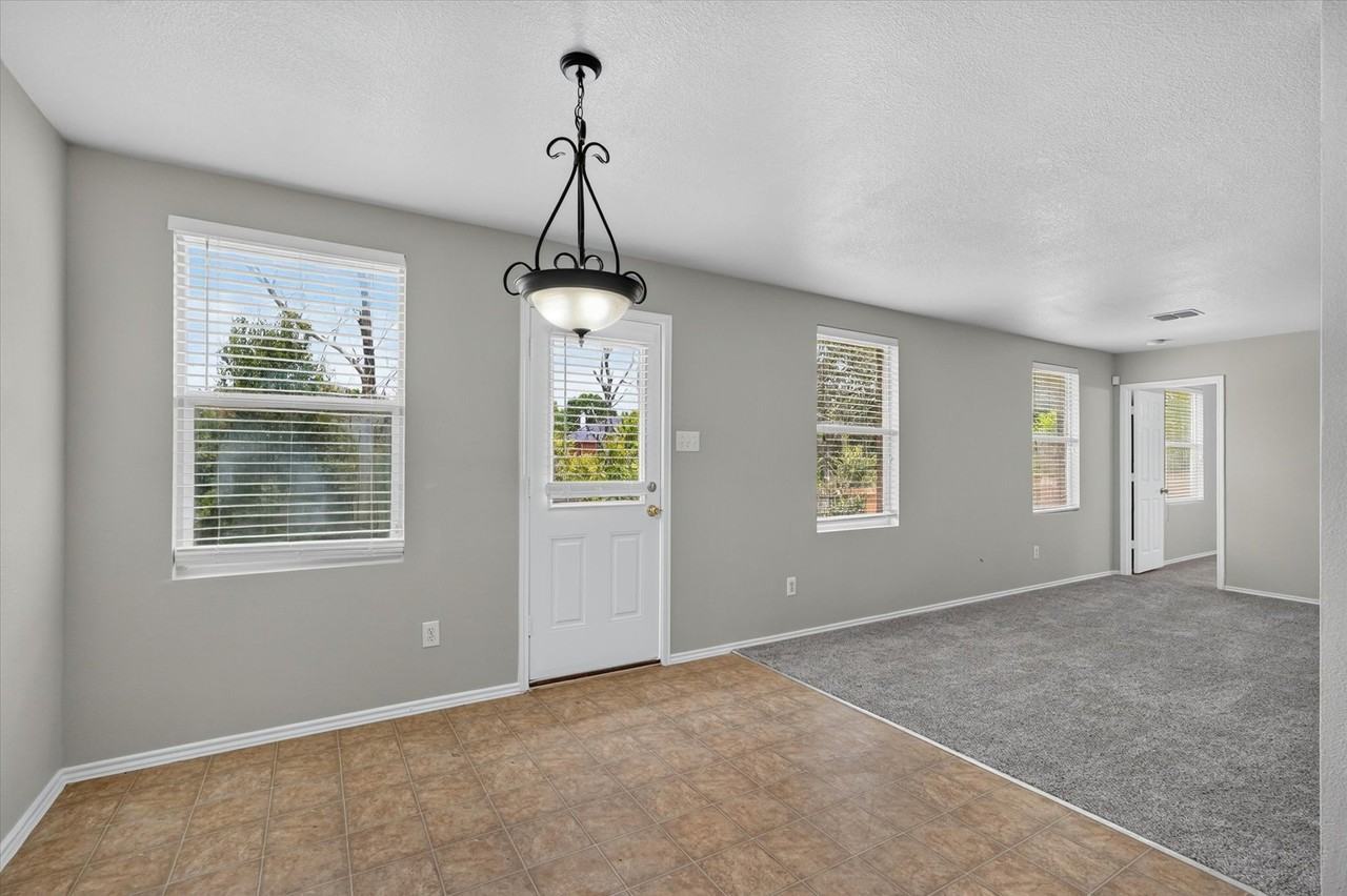 2805 Cameron Way - Photo 7 of 21