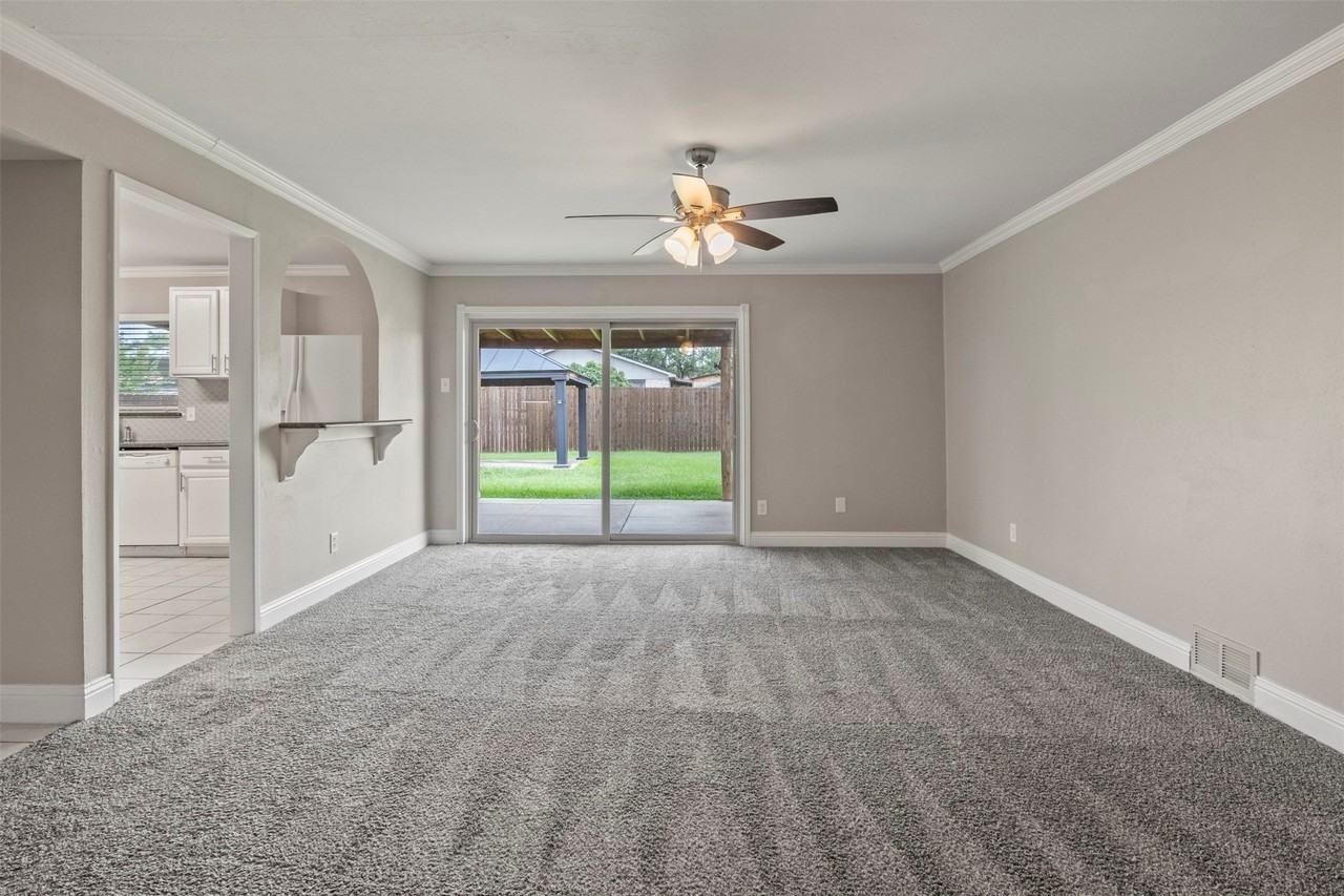 2223 Lockwood Dr - Photo 2 of 39