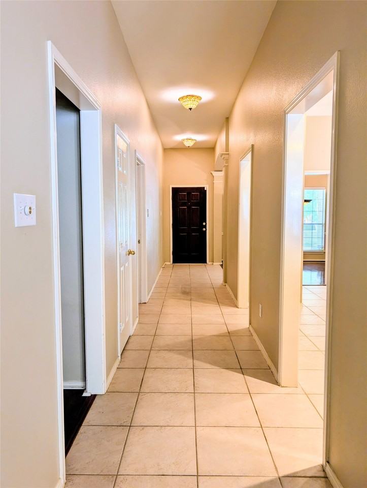 4468 Fountain Ridge Dr - Photo 5 of 23