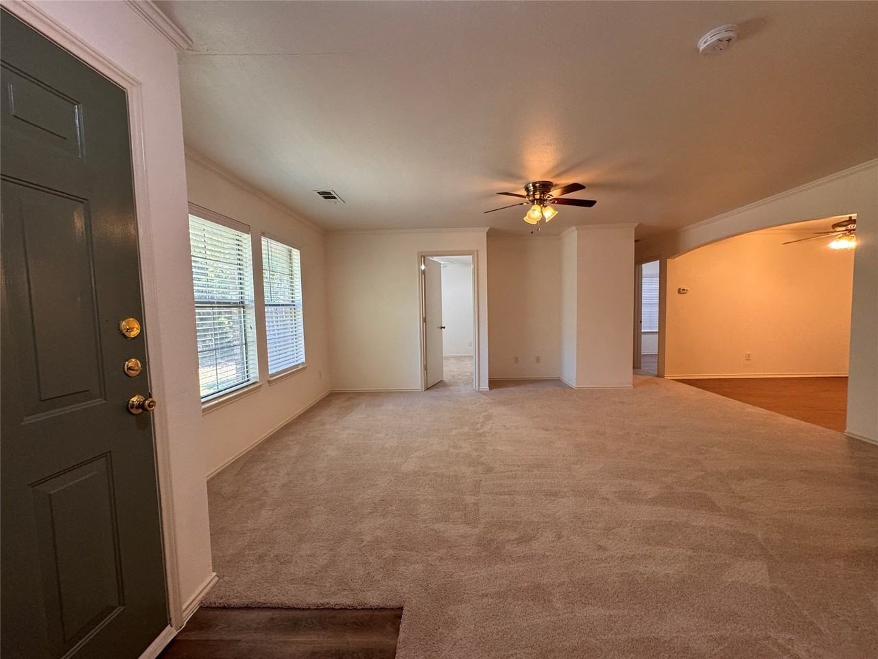 414 N Jackson Ave #A - Photo 5 of 32
