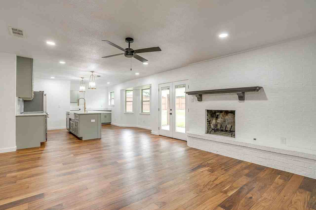 220 Rolling Hills Dr - Photo 7 of 40