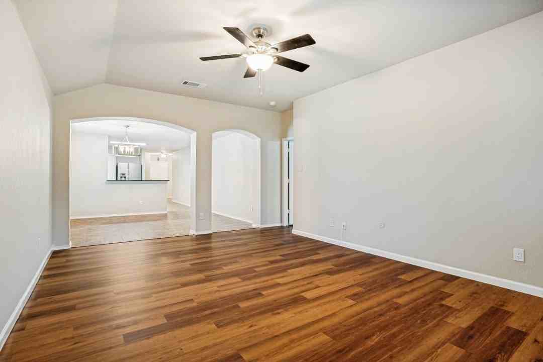 1127 Roman Dr - Photo 5 of 26