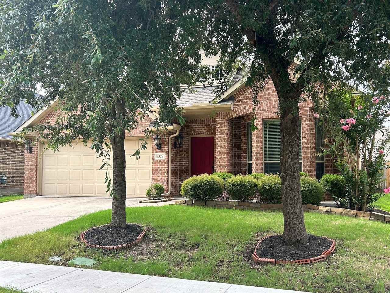 9329 Harrell Dr - Photo 2 of 14