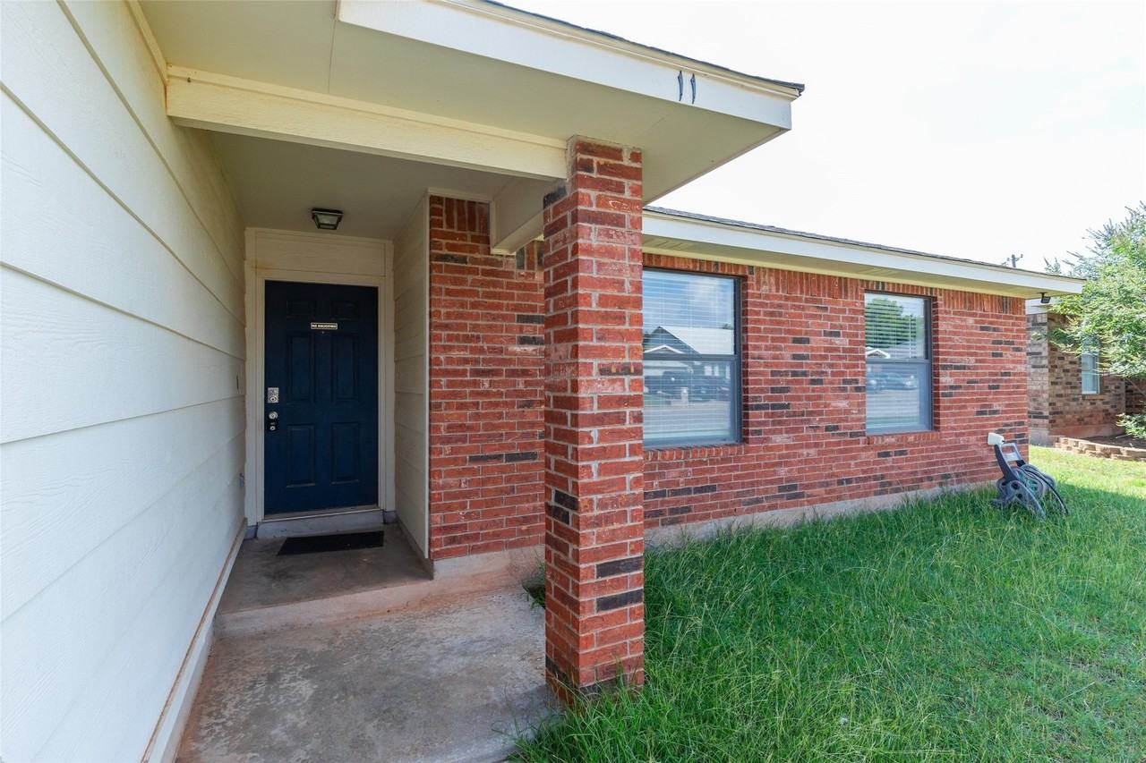 11 Woodcock Cir - Photo 3 of 24