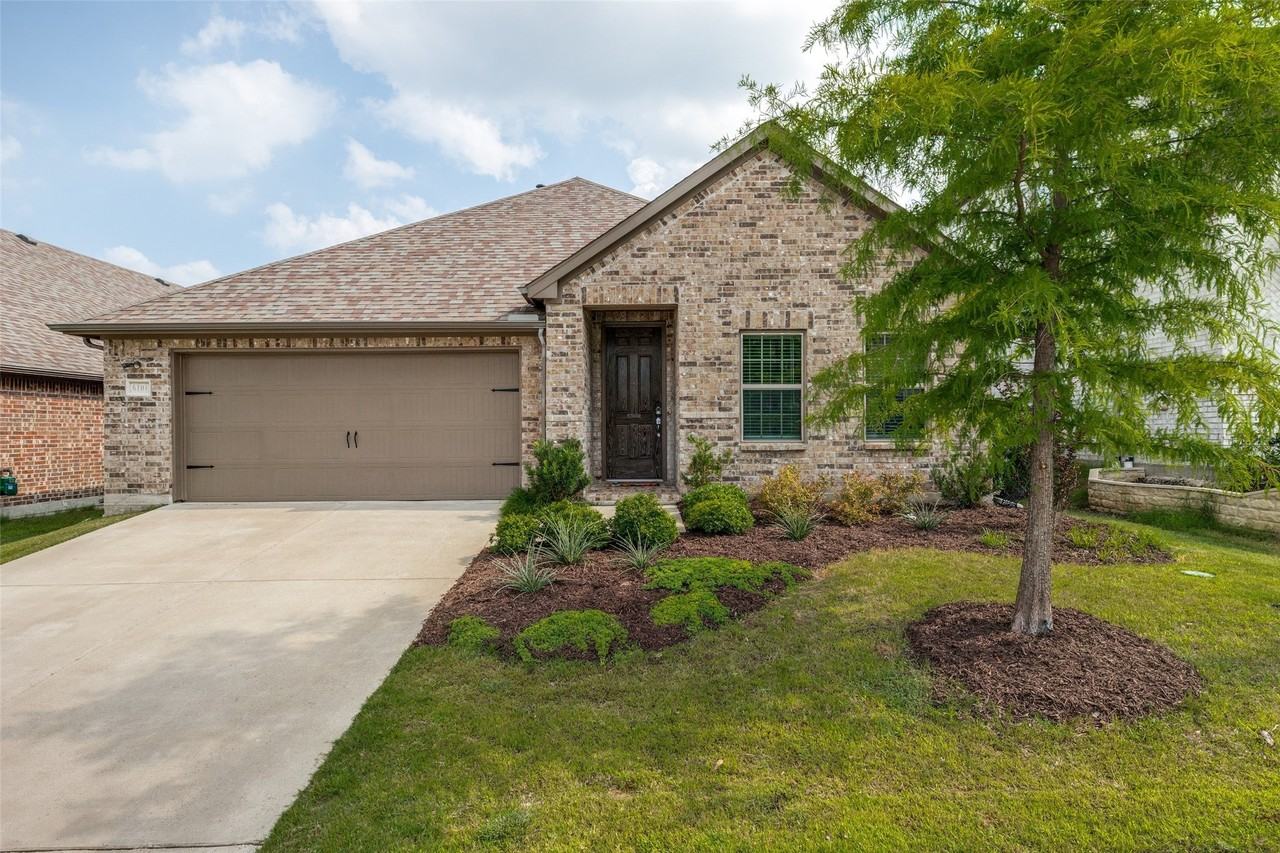 6101 Horsetail Dr