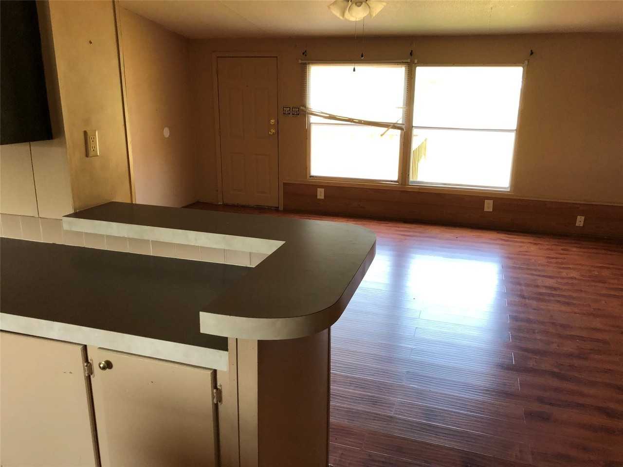104 Kailyn Ln - Photo 4 of 10