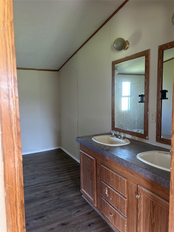 239 Cedar Dr - Photo 2 of 18