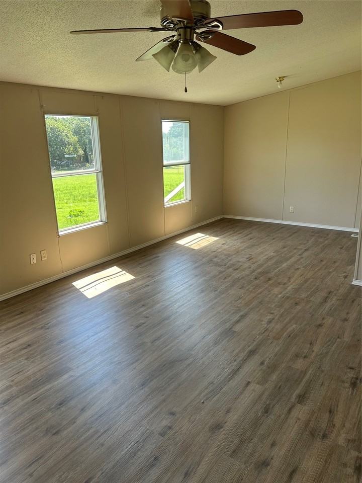 239 Cedar Dr - Photo 3 of 18