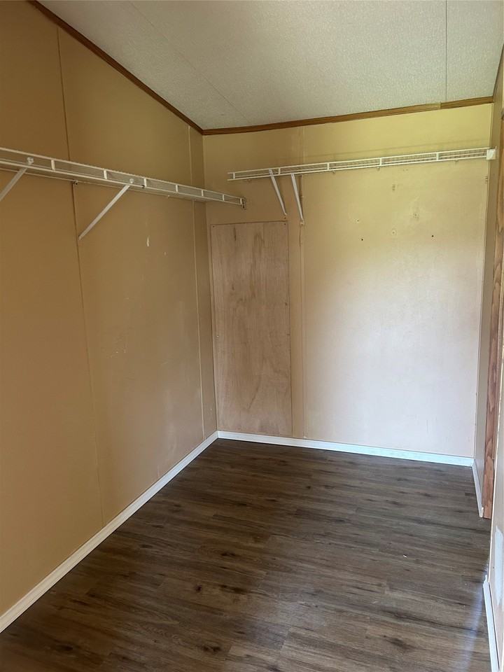 239 Cedar Dr - Photo 4 of 18